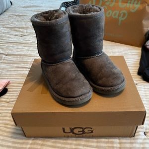 **SOLD**Toddler Girl Gray Uggs
